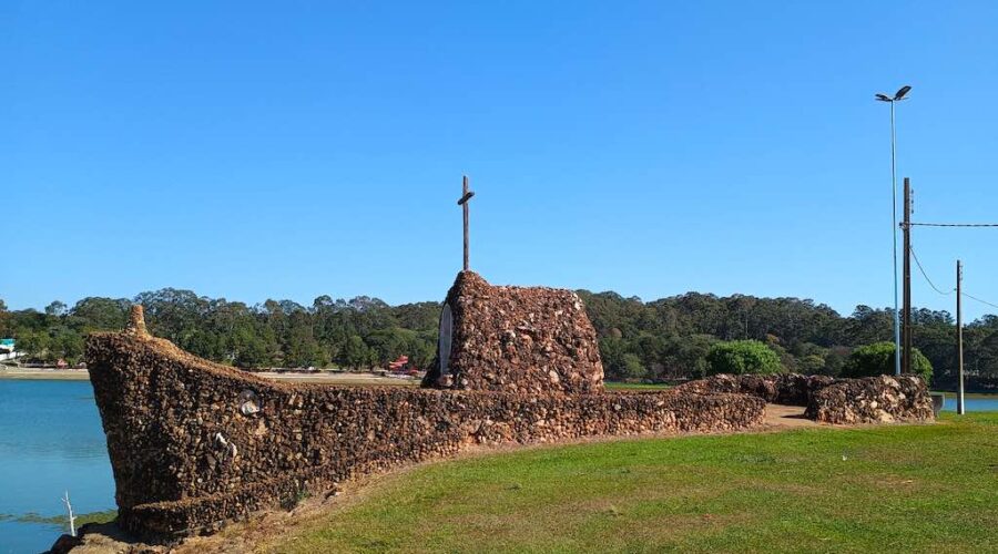 Gruta Nossa Senhora dos Navegantes: Um refúgio de fé e beleza.